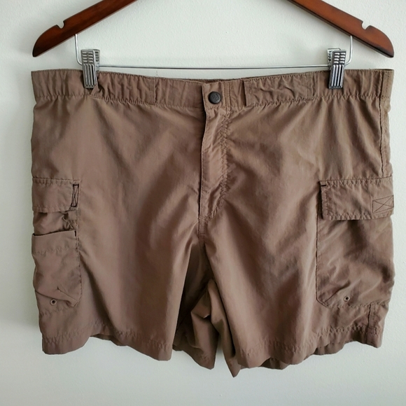 Columbia Pants - Columbia cargo shorts for hiking and outdoor activities. Dark green,Womens Small